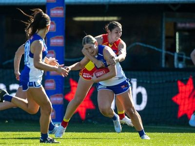 Roos hold firm against late Cats AFLW push