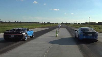 Tesla Model S Plaid Fights Off Bugatti Chiron In Close Drag Races