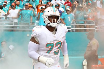 Dolphins placing RT Austin Jackson on IR