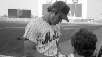 Former Mets All-Star Catcher John Stearns Dies