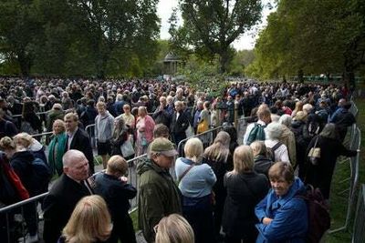 Queen’s lying in state: why has entry for the queue stopped and when will it reopen?