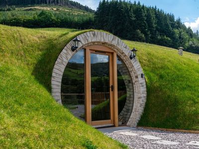 ‘Hobbit huts’ in Wales top list of the best holiday lets in UK and Ireland