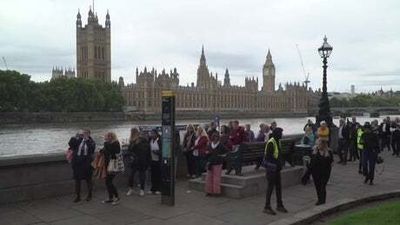 Entry to the queue to see the Queen lying in state reopens