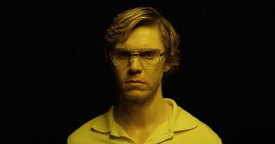 Evan Peters transforms into serial killer Jeffrey Dahmer in eerie Netflix trailer