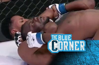 ‘How is he OK?’: Somehow an incredibly tight rear-naked choke didn’t finish this fight