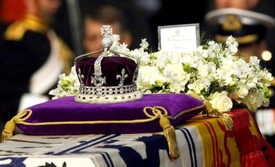 Man arrested after ‘disturbance’ at Westminster Hall as mourners viewed coffin