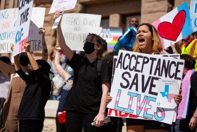 Texas’ child welfare agency blocked from investigating many more parents of trans teens