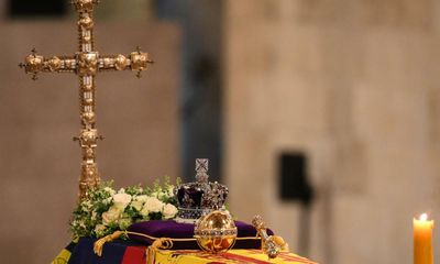 Man detained after ‘disturbance’ at Queen’s lying in state in Westminster