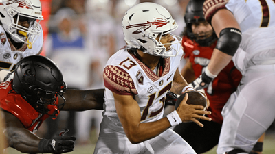 FSU QB Jordan Travis Leaves Game After First-Half Injury vs. Louisville