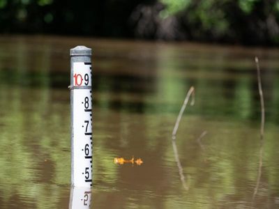 Flood warnings issued in NSW, northern Vic