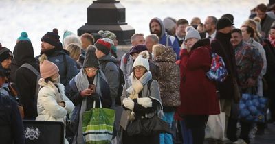 Queen queue now 14 HOURS long as people freeze on streets and Brits warned not to join