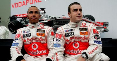 Fernando Alonso gave McLaren staff "envelopes stuffed with cash" in Lewis Hamilton feud