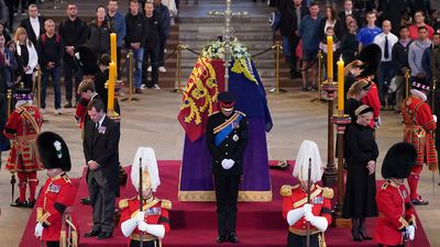 Queen Elizabeth’s grandchildren mount vigil around coffin