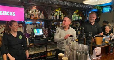 Nathan Carter pops into north Dublin local to pull pints with staff
