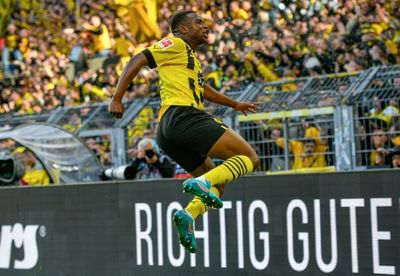 Dortmund go top as 'laissez-faire' Bayern stunned away at Augsburg
