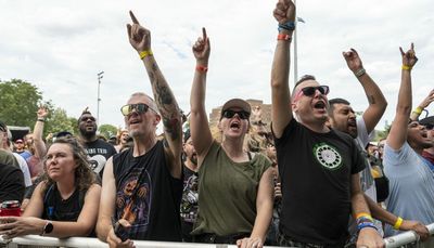Riot Fest reviews Day 2: Bad Religion, The Joy Formidable, Get Up Kids bring rock, punk to the park