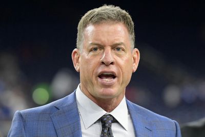 Troy Aikman has seen enough of UCLA playing in near-empty Rose Bowl