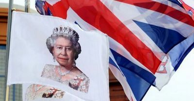 Thousands back permanent bank holiday to remember Queen