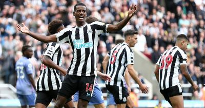 Newcastle panic after Isak celebration, two words screamed in anger and 'frustrated' Eddie Howe