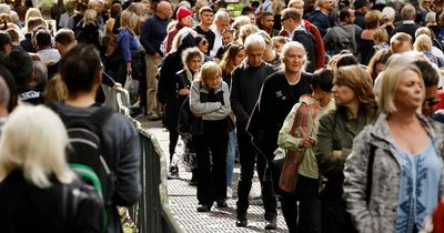 Wasted food from mega queue to see Queen collected to feed London's hungry