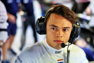 De Vries confirms Marko talks but F1 future "beyond my control"