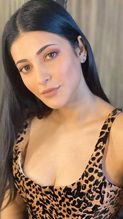 Shruti Haasan's selfies will make you fall in love with her all over again