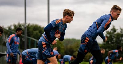 Charlie Savage joins Manchester United first-team training