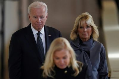 Biden visits queen's coffin as UK counts down to funeral