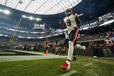 Patriots announce Ja’Whaun Bentley questionable to return with back injury