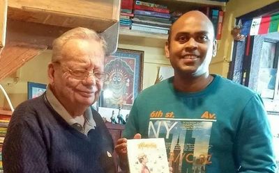 Srikakulam-based CISF sub-inspector gets pat from Ruskin Bond for his book