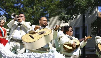 Crowds flock to South Chicago Mexican Independence Day Parade: ‘This is a day we get to celebrate our culture’