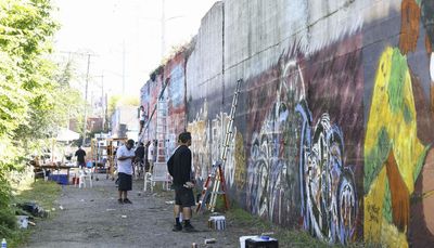 Street artists compare styles at mural painting under Skyway: ‘It’s beautiful’