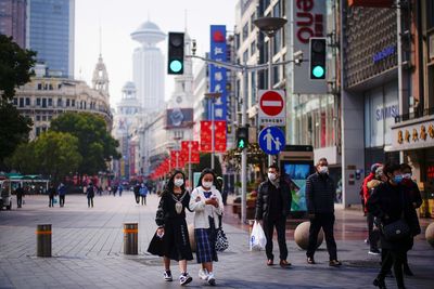 China reports 990 new COVID cases for Sept 18 vs 1,189 a day earlier