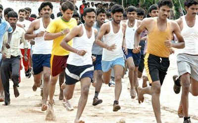 Constable job aspirants demand relaxation of age limit in Karnataka