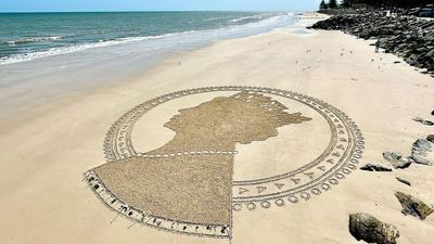 Queen Elizabeth II sand engraving created at Adelaide's Brighton beach ahead of royal funeral