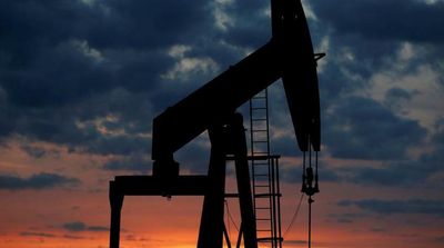 Oil Dips on Recession Fears; Supply Concerns Limit Declines