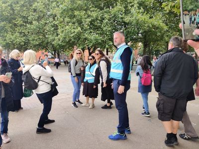 Ex-home secretary Priti Patel marshalls queue to see Queen’s coffin