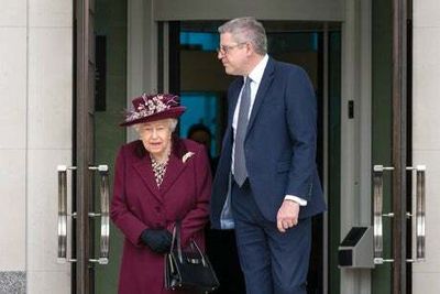 What is the Wand of Office that will be broken when the Queen is laid to rest?