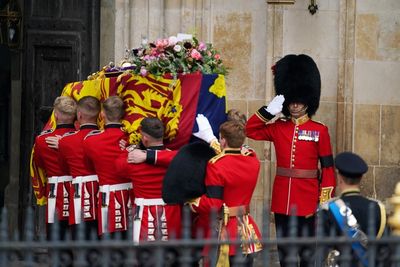 Who are the coffin bearers for the Queen’s funeral and what will they do?