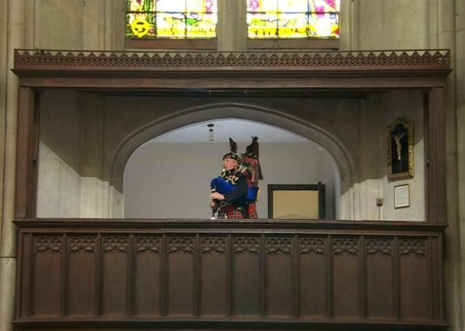 Queen’s Piper helps to close funeral with traditional…