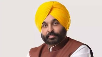Opposition says Punjab CM Bhagwant Mann deplaned at Frankfurt for being 'drunk'; AAP trashes charge