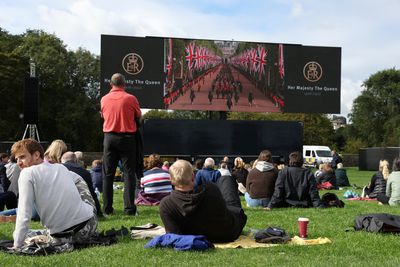 In parks and pubs, Britons say goodbye to Queen Elizabeth
