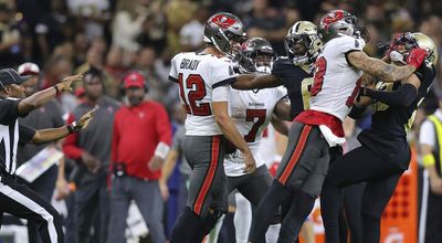 Lip-readers figured out Mike Evans told a ref why he protected Tom Brady in Saints brawl and it’s hilarious