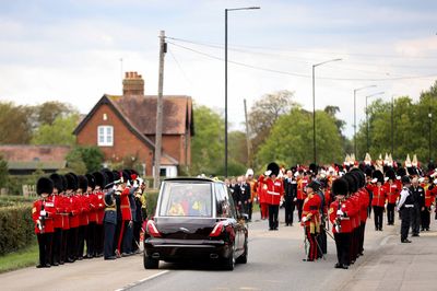World bids farewell to Queen Elizabeth from cafes and consulates