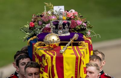 Windsor welcomes the Queen at the last stage of her long farewell