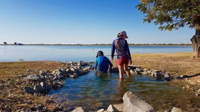 Bureau of Meteorology forecasts 41-degree day for Julia Creek as Queensland outback swelters