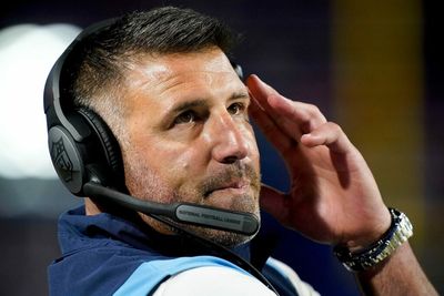 The Titans’ Mike Vrabel couldn’t stomach the Bills’ beat down and NFL fans roasted him