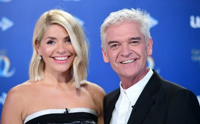 Holly and Phillip address backlash over lying in state queue on This Morning