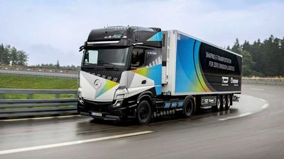 Mercedes-Benz Trucks Presents eActros LongHaul "Concept Prototype"