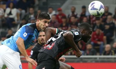 European roundup: Napoli beat Milan to go top, Mourinho sent off in Roma defeat